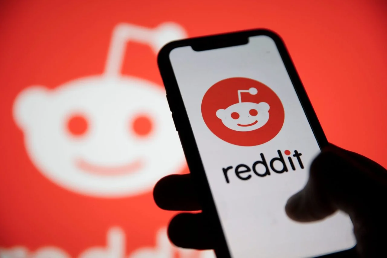 Explore Authentic Amateur Content on Reddit's Best Subreddits screenshot